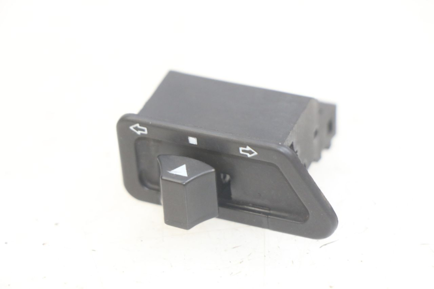 photo de TURN SIGNAL SWITCH YIYING YY125T 125 (2006 - 2014) - Main view