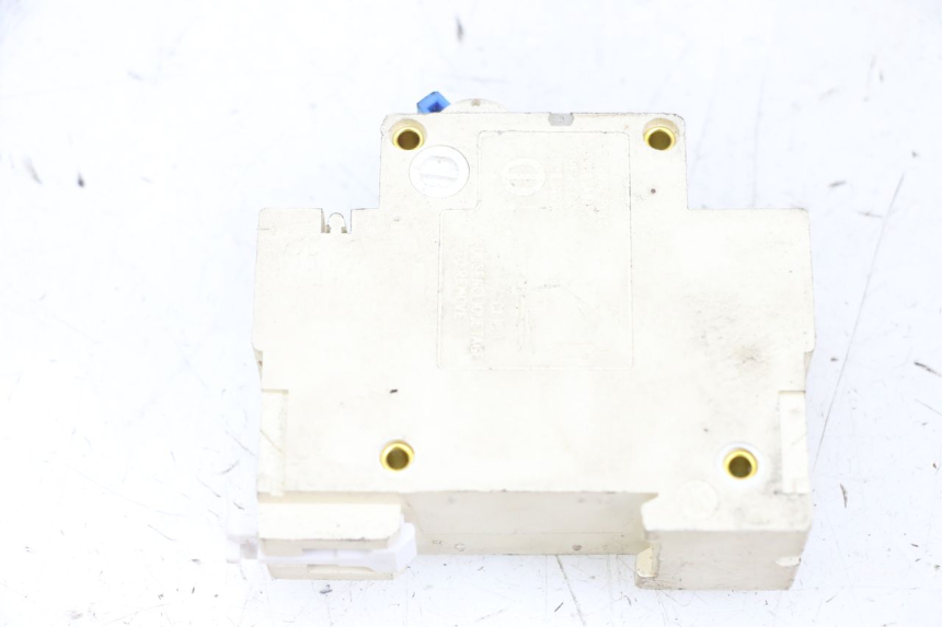 photo de SWITCH ON OFF EFUN PUSA 1 - Fixing points details