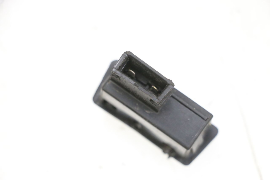 photo de STARTER PEUGEOT TWEET PRO EFI 4T 50 (2021 - 2022) - Zoom on usage condition