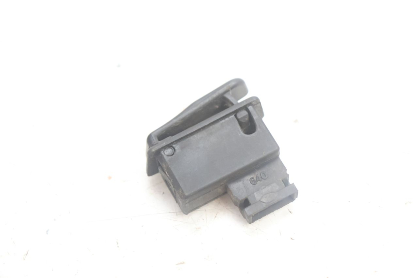 photo de STARTER SWITCH YAMAHA XMAX X-MAX 125 (2006 - 2009) - Zoom on usage condition