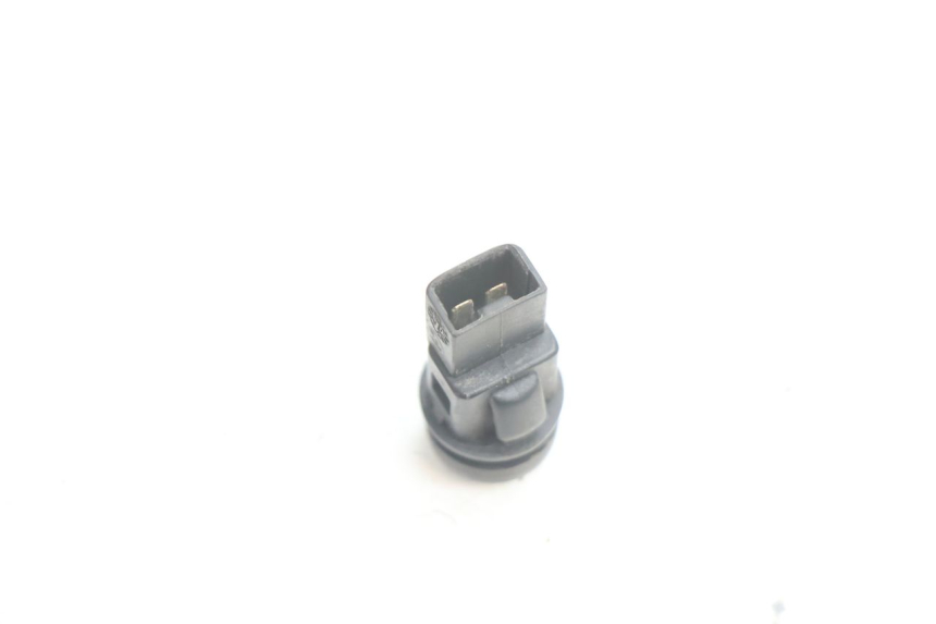 photo de STARTER PIAGGIO X8 STREET 125 (2006 - 2007) - Alternative perspective