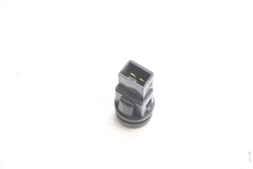 photo de STARTER SWITCH PIAGGIO ZIP 2T 50 (2009 - 2019) - Alternative perspective