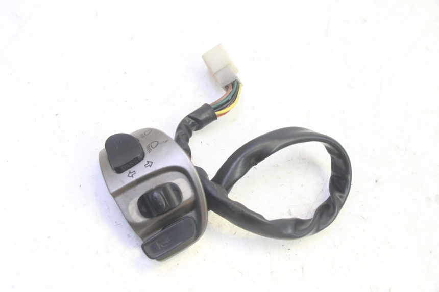 photo de RIGHT SWITCH QUADRO 4 4D 350 (2015 - 2018) - Main view