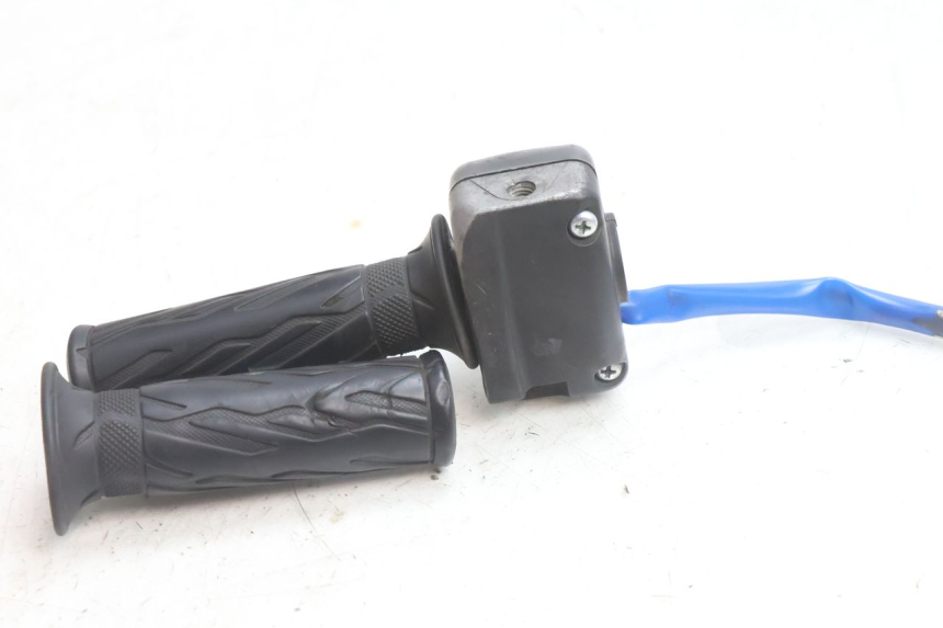 photo de RIGHT HANDLEBAR SWITCH KYMCO AGILITY 16+ 4T 50 (2018 - 2023) - Surface and material condition