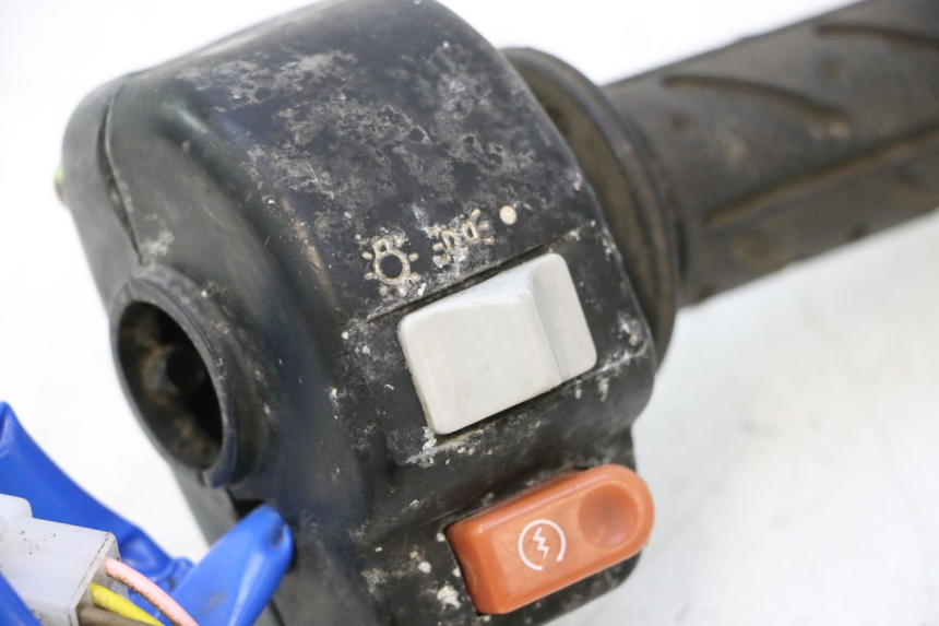 photo de RIGHT SWITCH KYMCO AGILITY 4T 10" 50 (2005 - 2018) - Additional view of the item