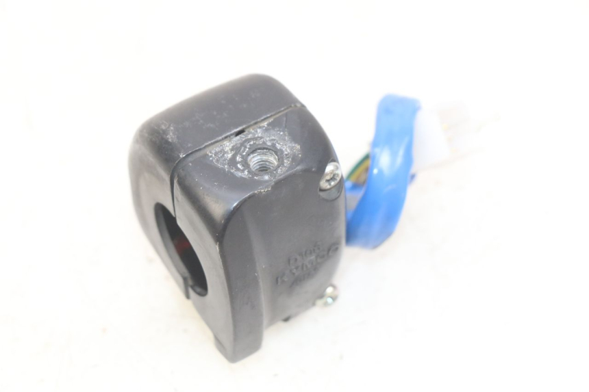 photo de RIGHT HANDLEBAR SWITCH KYMCO AGILITY 4T 50 (2005 - 2018) - Technical close-up