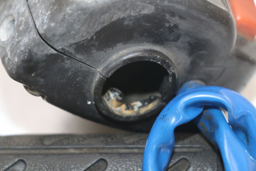 photo de RIGHT HANDLEBAR SWITCH KYMCO AGILITY 4T 50 (2005 - 2018) - Surface and material condition