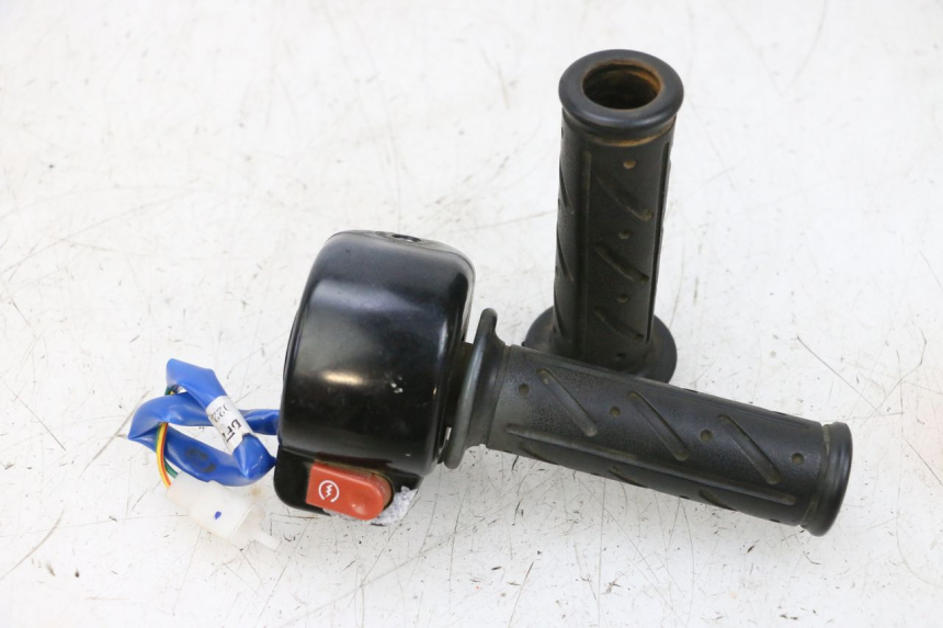 photo de RIGHT HANDLEBAR SWITCH KYMCO AGILITY 4T 50 (2018 - 2022) - Main view