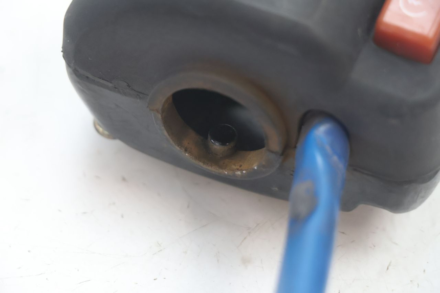 photo de RIGHT HANDLEBAR SWITCH KYMCO AGILITY 4T 50 (2005 - 2018) - Technical close-up