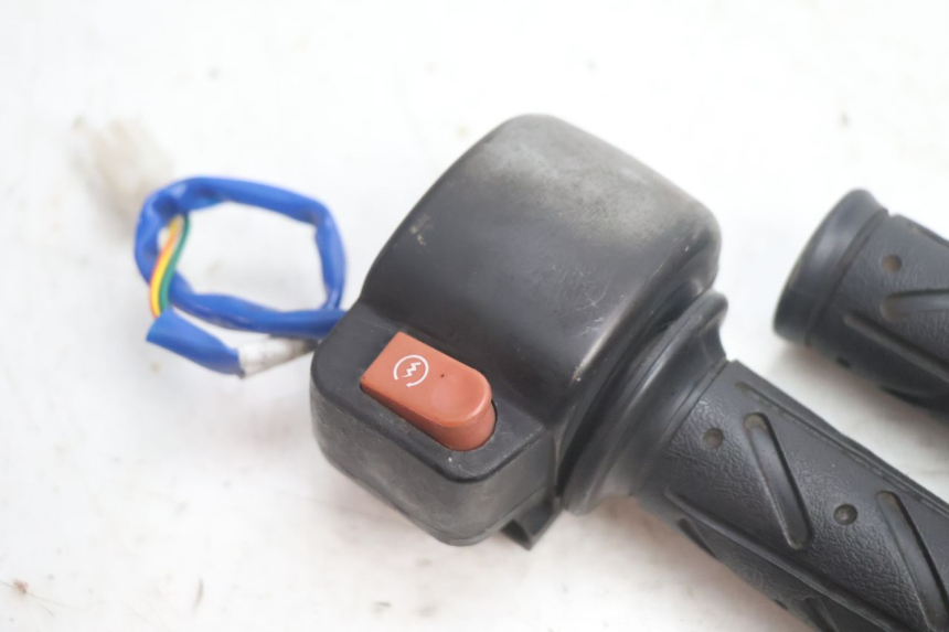 photo de RIGHT HANDLEBAR SWITCH KYMCO AGILITY 4T 50 (2018 - 2022) - Component detail