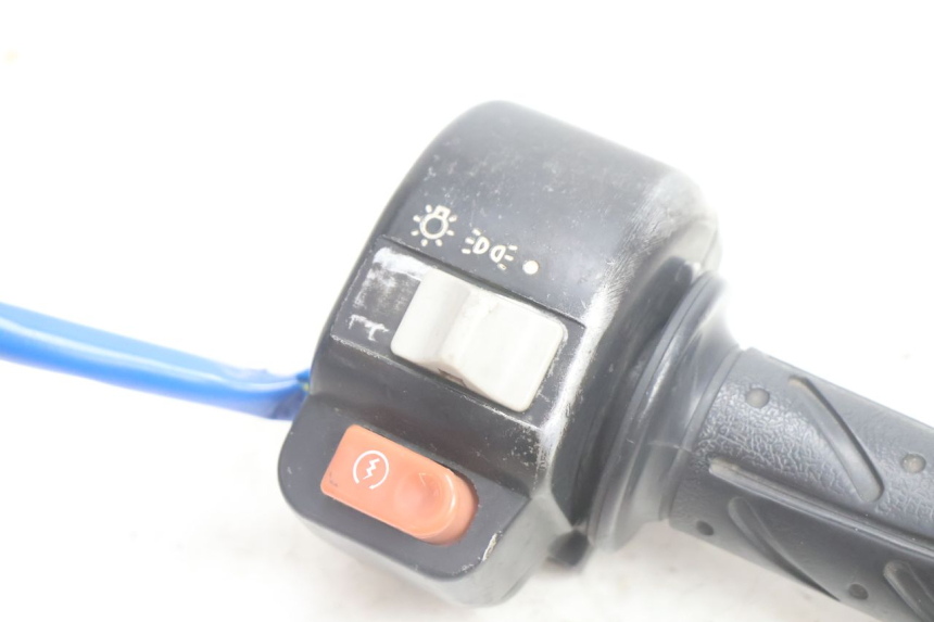 photo de RIGHT SWITCH KYMCO AGILITY FR 2T 50 (2012 - 2017) - Component detail