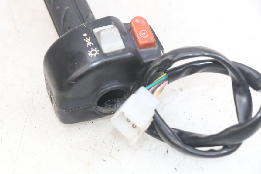 photo de RIGHT HANDLEBAR SWITCH KYMCO AGILITY NAKED RENOUVO 2T 50 (2011 - 2018) - Component detail