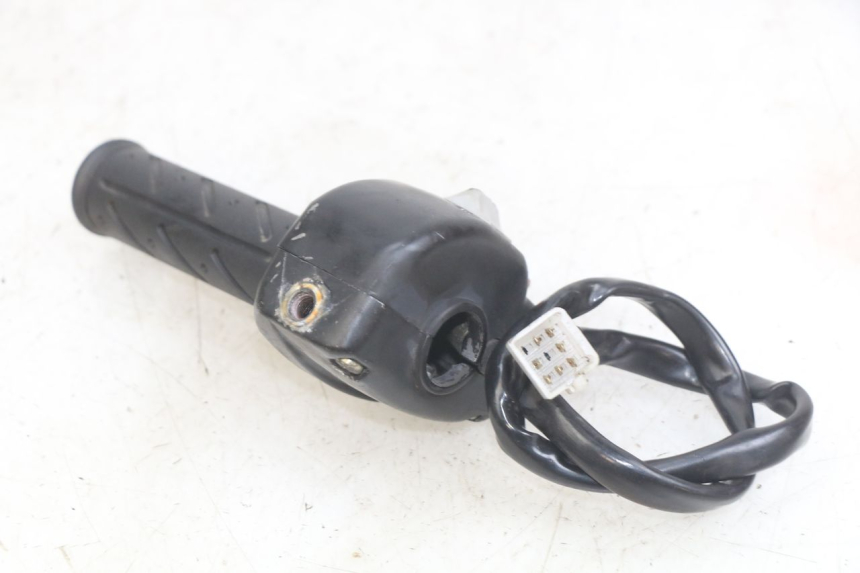 photo de RIGHT HANDLEBAR SWITCH KYMCO AGILITY NAKED RENOUVO 2T 50 (2011 - 2018) - Technical close-up