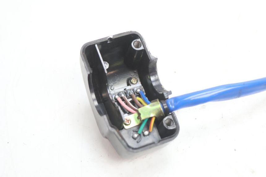 photo de RIGHT SWITCH KYMCO AGILITY PREMIUM 50 (2007 - 2010) - Technical close-up