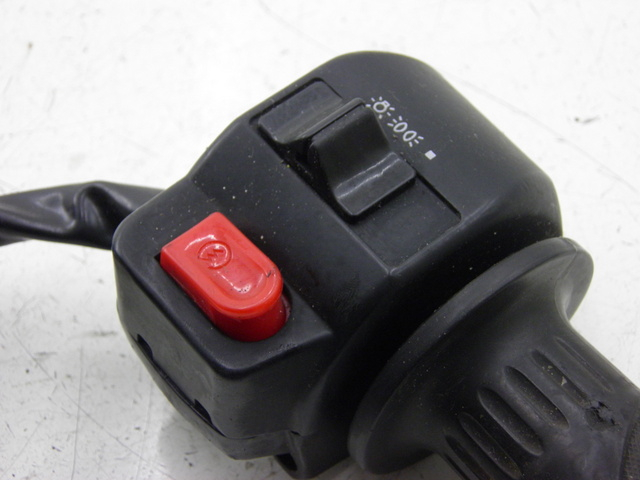 photo de RIGHT SWITCH BENZHOU YY50QT31 VINTAGE 50 (2009 - 2012) - Component detail