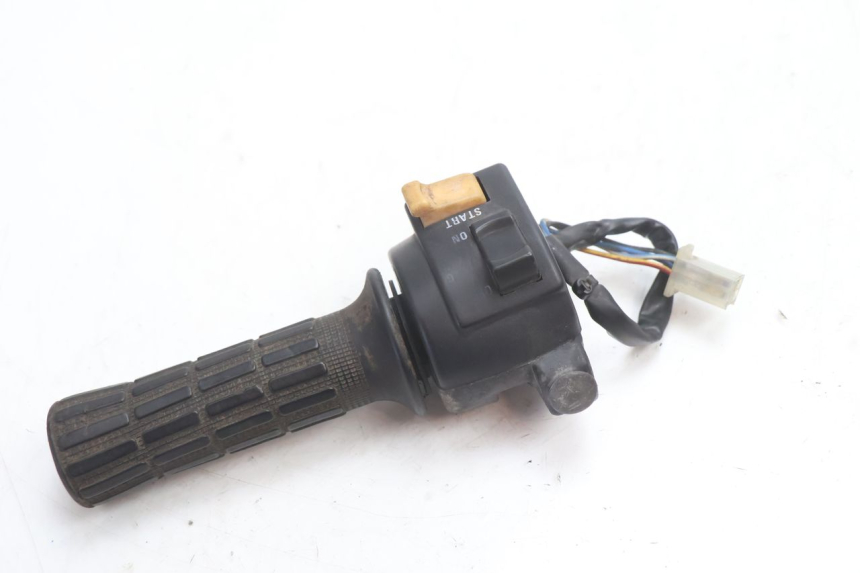photo de RIGHT SWITCH MBK BOOSTER SPIRIT 50 (1996 - 1999) - Alternative perspective