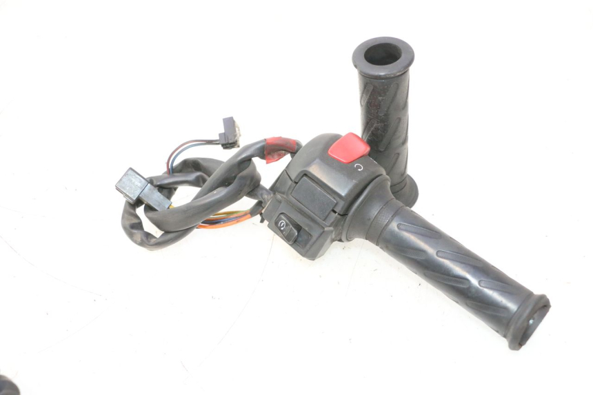 photo de RIGHT HANDLEBAR SWITCH SUZUKI BURGMAN 125 (2007 - 2014) - Main view