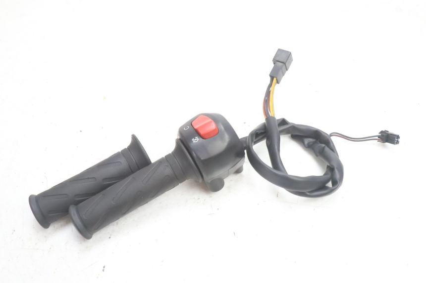 photo de RIGHT HANDLEBAR SWITCH SUZUKI BURGMAN 125 (2007 - 2014) - Alternative perspective