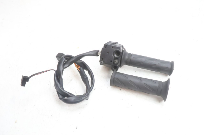 photo de RIGHT HANDLEBAR SWITCH SUZUKI BURGMAN 125 (2007 - 2014) - Product overview