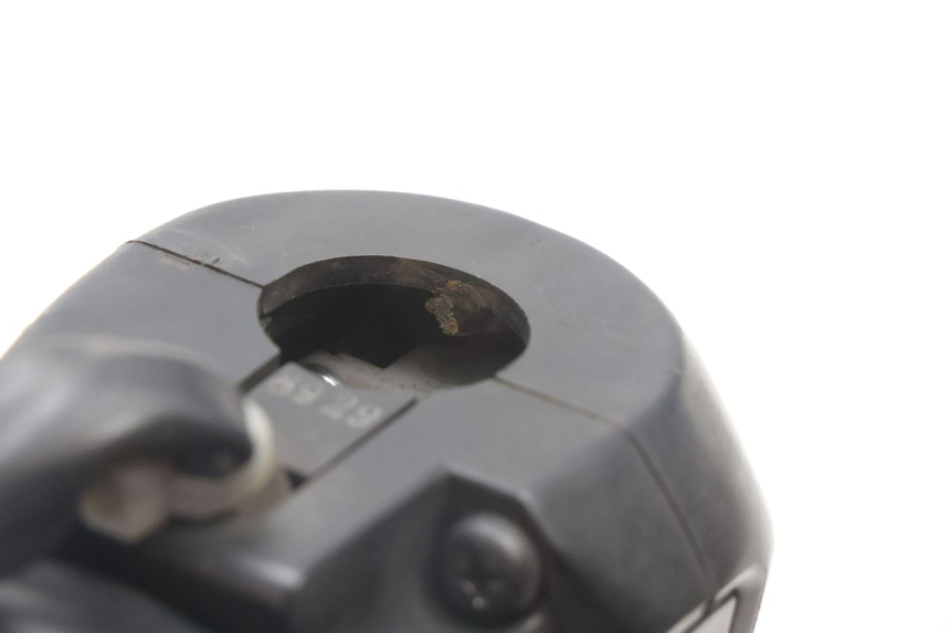 photo de RIGHT HANDLEBAR SWITCH SUZUKI BURGMAN 125 (2007 - 2014) - Fixing points details