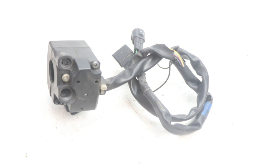 photo de RIGHT SWITCH SUZUKI BURGMAN EXECUTIVE ABS 650 (2006 - 2012) - Technical close-up