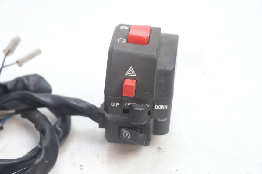 photo de RIGHT SWITCH SUZUKI BURGMAN EXECUTIVE ABS 650 (2006 - 2012) - Component detail