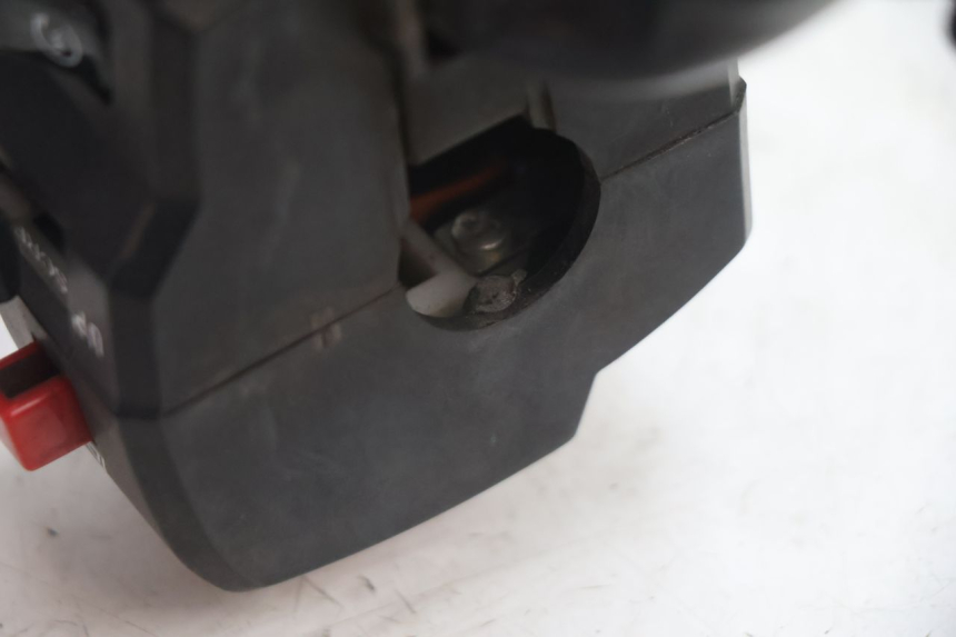 photo de RIGHT SWITCH SUZUKI BURGMAN EXECUTIVE ABS 650 (2006 - 2012) - Product overview