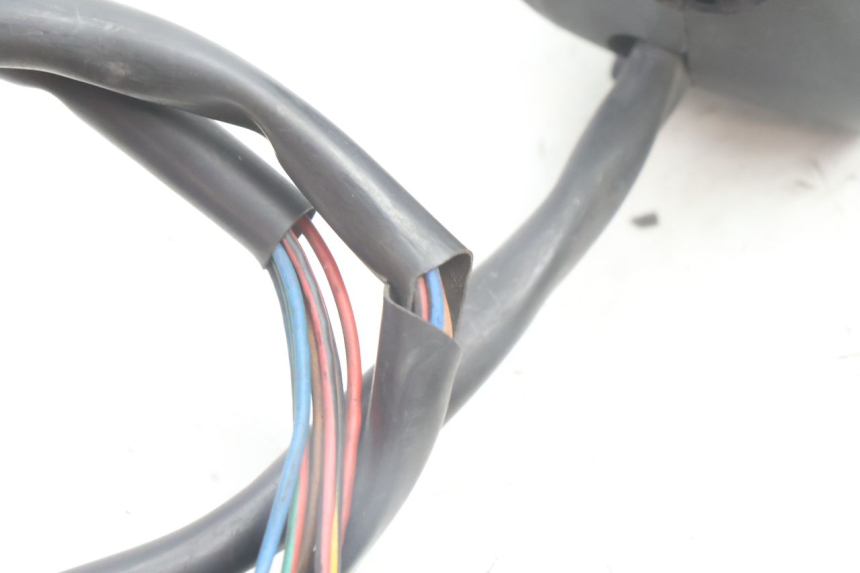 photo de RIGHT HANDLEBAR SWITCH BMW C1 125 (2000 - 2003) - Fixing points details
