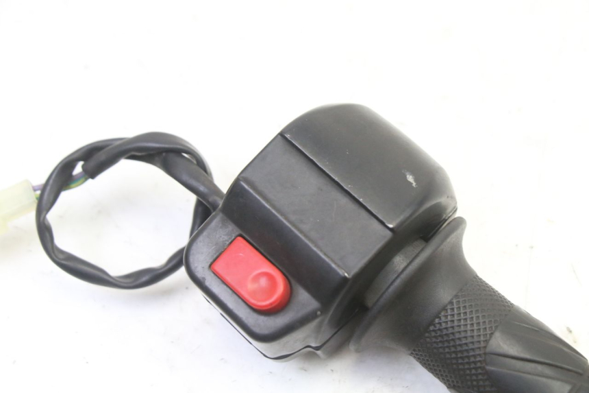 photo de RIGHT SWITCH ORCAL CAVARO 4T 50 (2019 - 2023) - Zoom on usage condition