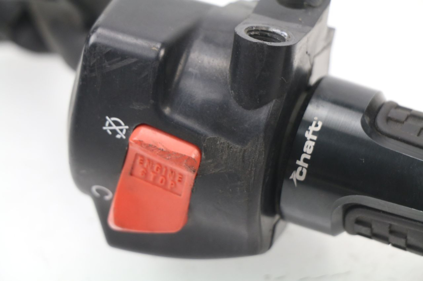 photo de RIGHT SWITCH HONDA CBR 929 RR FIREBLADE 900 (2000 - 2001) - Alternative perspective