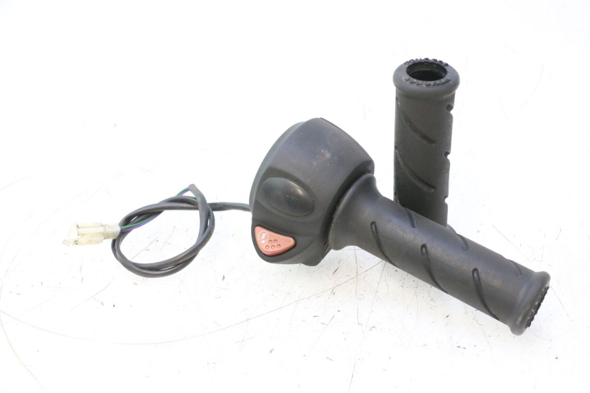 photo de RIGHT HANDLEBAR SWITCH PEUGEOT CITYSTAR 2T 50 (2018 - 2021) - Main view