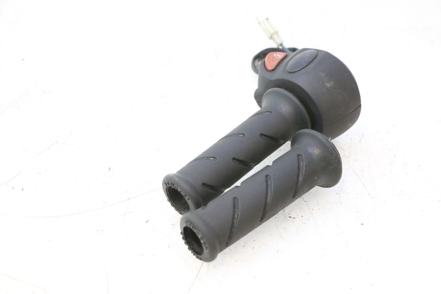 photo de RIGHT HANDLEBAR SWITCH PEUGEOT CITYSTAR 2T 50 (2018 - 2021) - Product overview