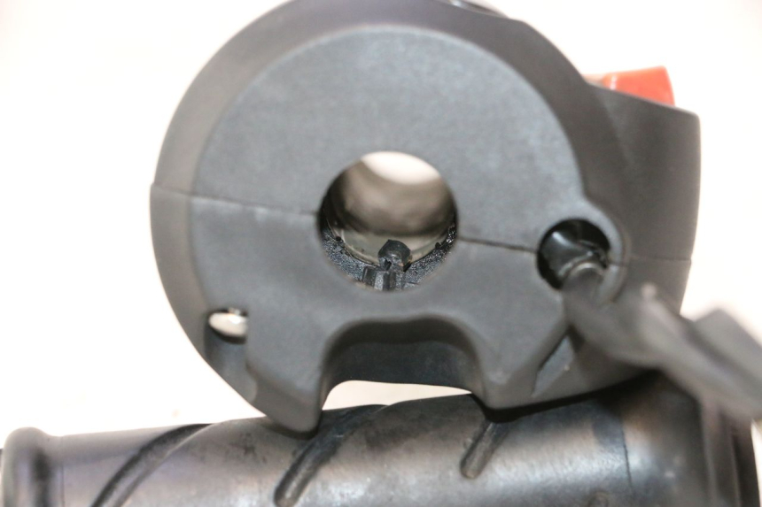 photo de RIGHT HANDLEBAR SWITCH PEUGEOT CITYSTAR 2T 50 (2018 - 2021) - Technical close-up