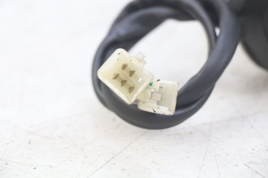 photo de RIGHT HANDLEBAR SWITCH PEUGEOT CITYSTAR AIR 125 (2014 - 2017) - Fixing points details