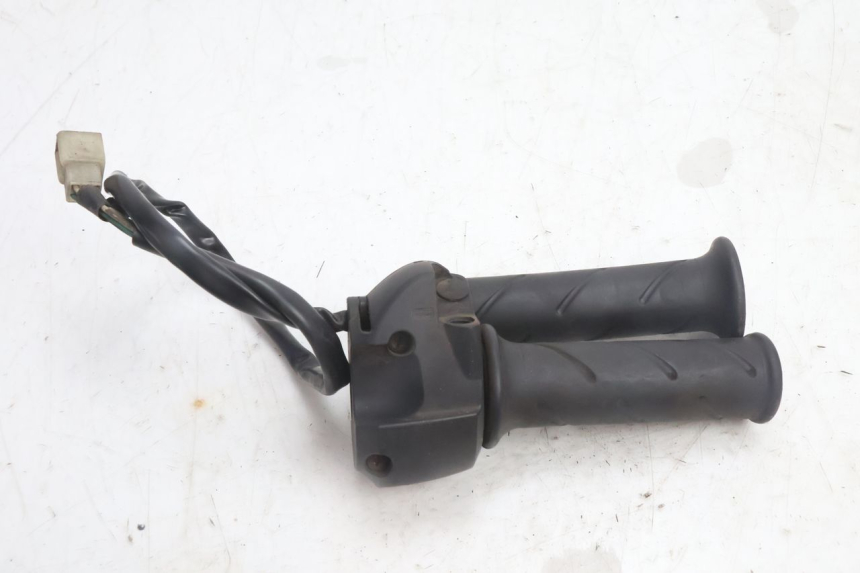 photo de RIGHT HANDLEBAR SWITCH PEUGEOT CITYSTAR 125 (2011 - 2017) - Technical close-up