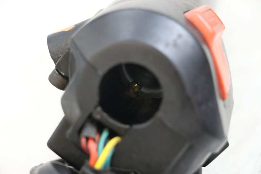 photo de RIGHT SWITCH APRILIA CLASSIC 125 (1995 - 2001) - Component detail