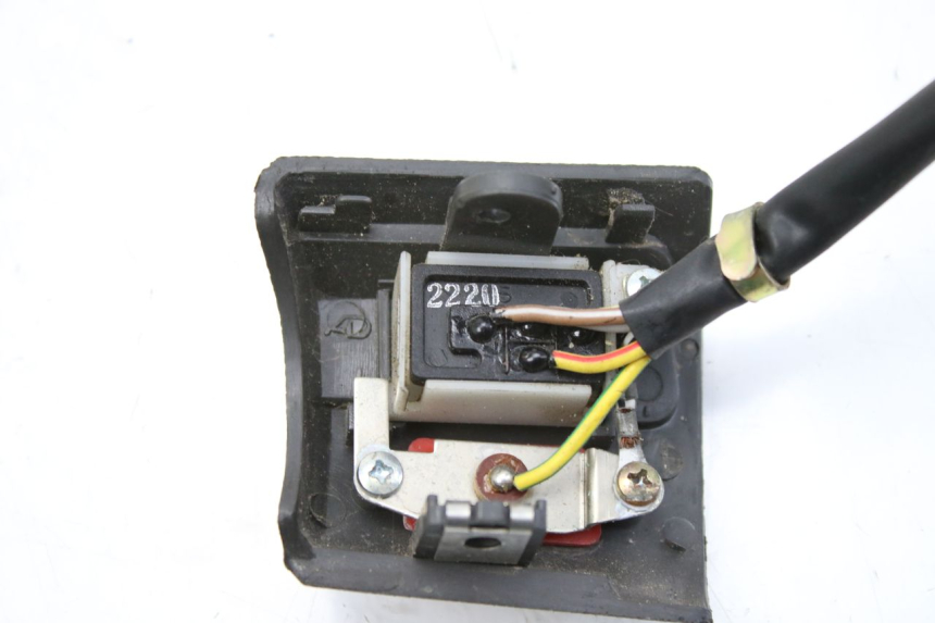 photo de RIGHT HANDLEBAR SWITCH SUZUKI CP 80 (1985 - 1996) - Alternative perspective