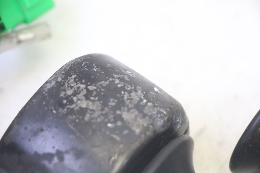 photo de RIGHT HANDLEBAR SWITCH SYM CROX 4T 50 (2016 - 2023) - Zoom on usage condition