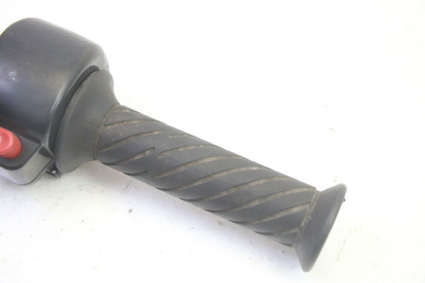 photo de RIGHT HANDLEBAR SWITCH SYM CROX 4T 50 (2016 - 2023) - Zoom on usage condition