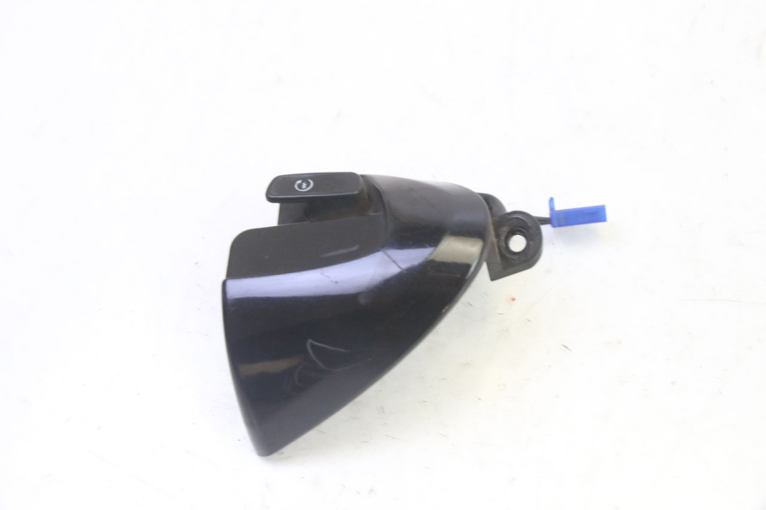 photo de RIGHT SWITCH YAMAHA CYGNUS X INJECTION 125 (2007 - 2013) - Technical close-up