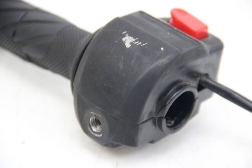 photo de RIGHT HANDLEBAR SWITCH LONGJIA DIGITA 4T 50 (2019 - 2022) - Fixing points details