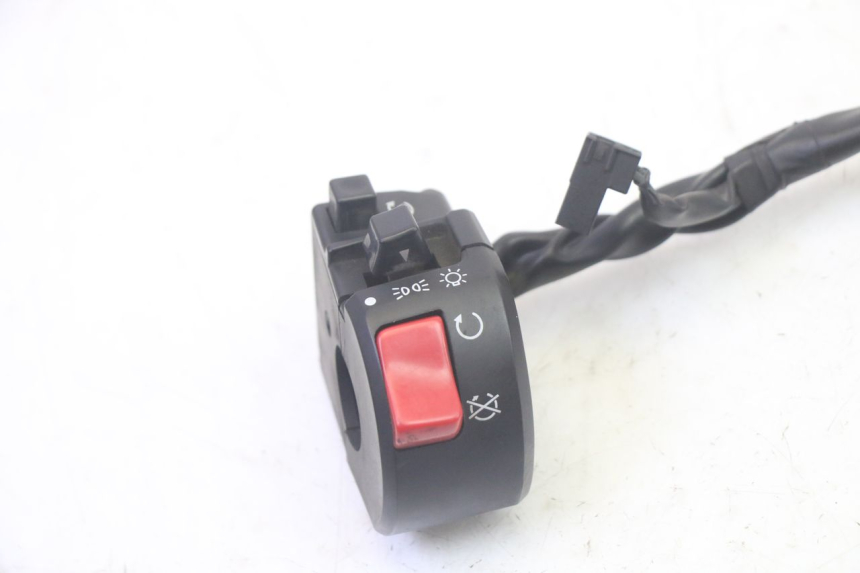 photo de RIGHT SWITCH SUZUKI DL V STROM 1000 (2002 - 2007) - Technical close-up