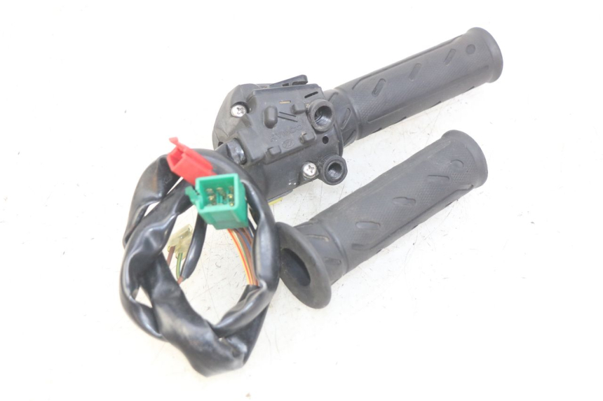 photo de RIGHT HANDLEBAR SWITCH KYMCO DOWNTOWN ABS 125 (2015 - 2017) - Component detail