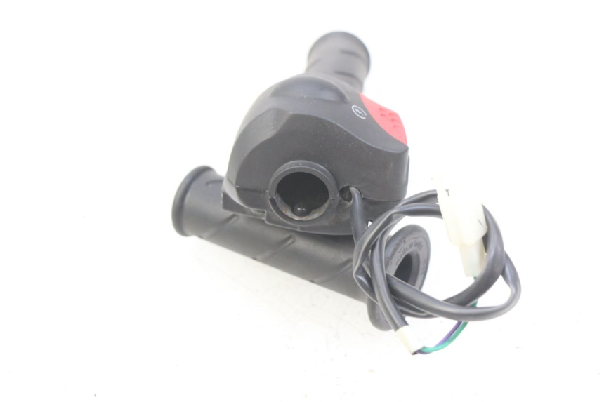 photo de RIGHT HANDLEBAR SWITCH PEUGEOT E-VIVACITY 1 (2012 - 2018) - Component detail