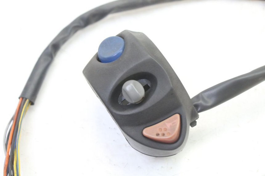 photo de RIGHT HANDLEBAR SWITCH PEUGEOT ELYSTAR 50 (2002 - 2014) - Component detail