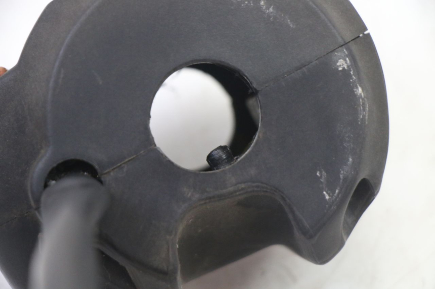 photo de RIGHT HANDLEBAR SWITCH PEUGEOT ELYSTAR 50 (2002 - 2014) - Product overview