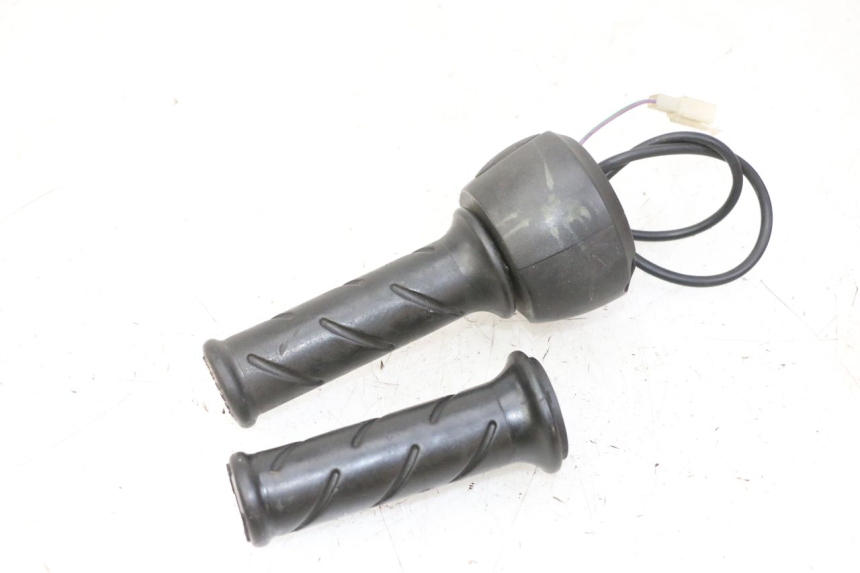 photo de RIGHT HANDLEBAR SWITCH PEUGEOT ELYSTAR 50 (2002 - 2014) - Technical close-up