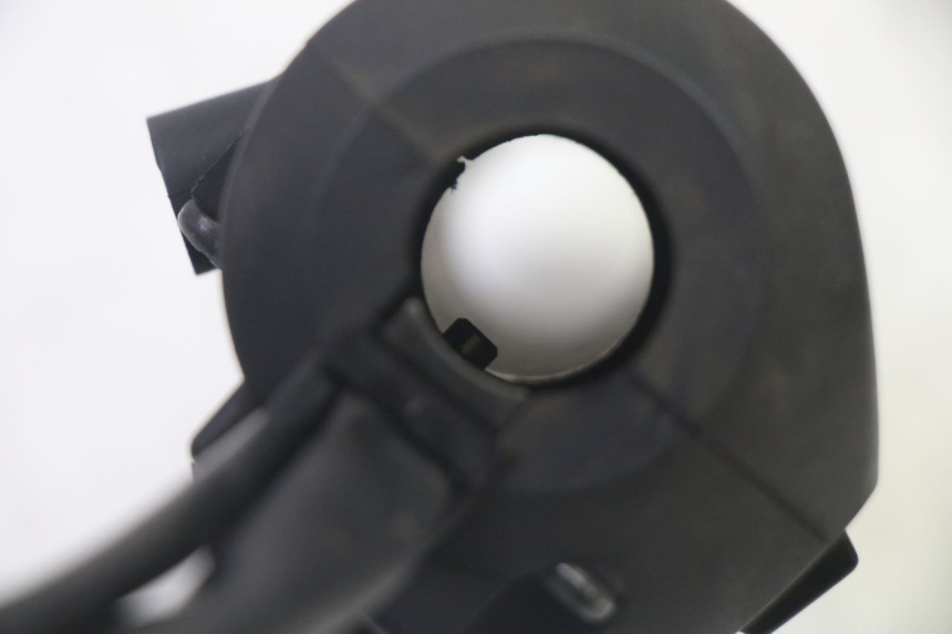 photo de RIGHT HANDLEBAR SWITCH HONDA FES S-WING SWING ABS 125 (2007 - 2015) - Technical close-up