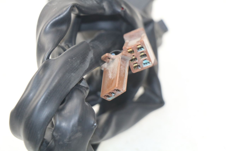 photo de RIGHT HANDLEBAR SWITCH YAMAHA FJR ABS 1300 (2006 - 2012) - Technical close-up