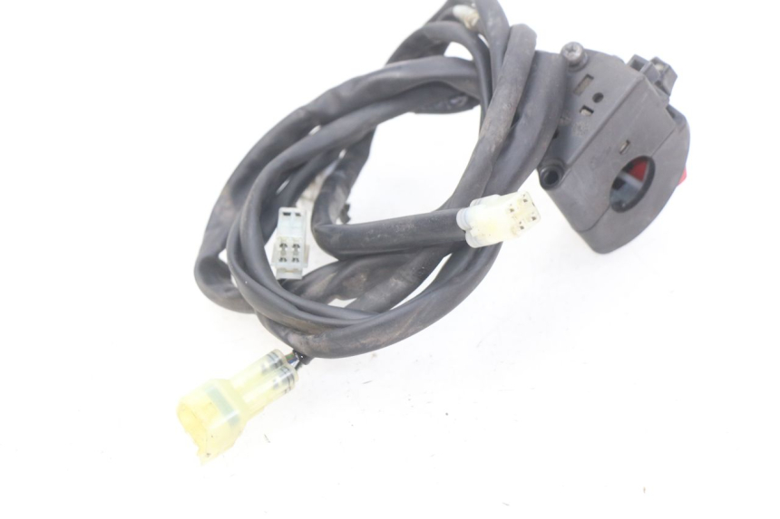photo de RIGHT HANDLEBAR SWITCH YAMAHA FJR ABS 1300 (2016 - 2020) - Zoom on usage condition